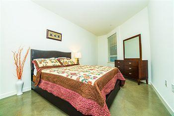 C. Allen Suites Los Angeles