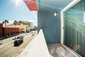 Hotel C. Allen Suites 3*