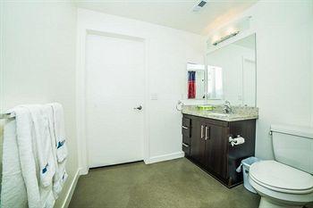 Hotel C. Allen Suites Los Angeles