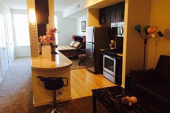Hotel C. Allen Suites