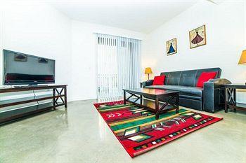 Hotel C. Allen Suites