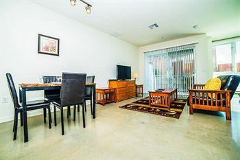 C. Allen Suites Los Angeles
