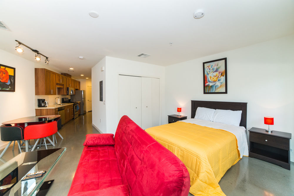Hotel C. Allen Suites 3*