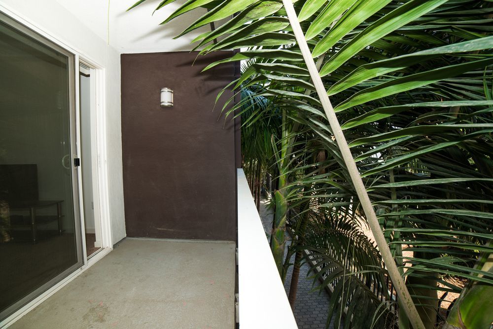 C. Allen Suites Hotel Los Angeles