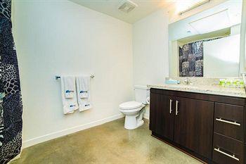 C. Allen Suites Los Angeles