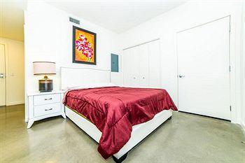 Hotel C. Allen Suites 3*