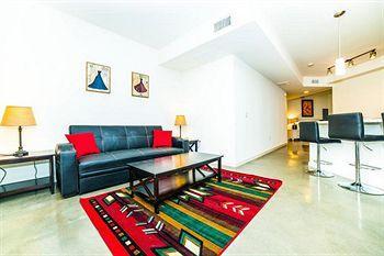 Hotel C. Allen Suites 3*
