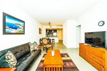 C. Allen Suites Los Angeles