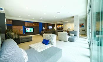 Hotel C. Allen Suites Los Angeles