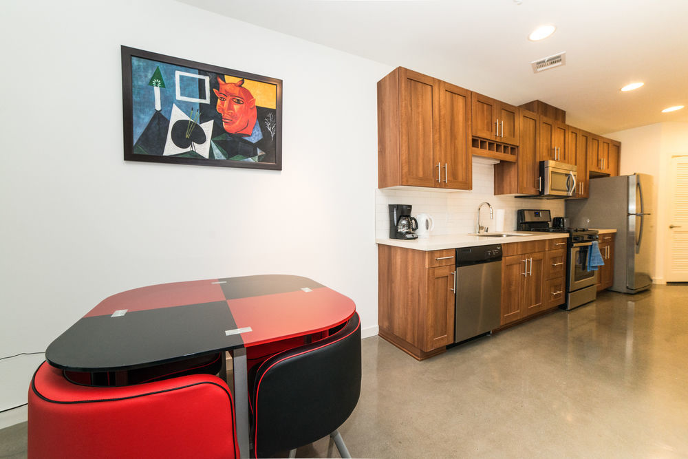 C. Allen Suites 3*